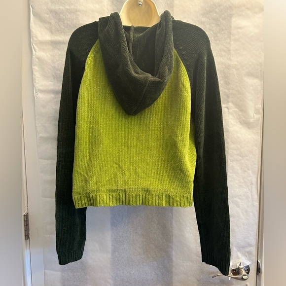 Tom Foolery girls acrylic green hoodie with front pockets Sz-L.  N9 - Picture 2 of 7